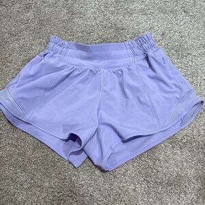 Lululemon Hotty Hot 2.5in Shorts in Lilac Smoke